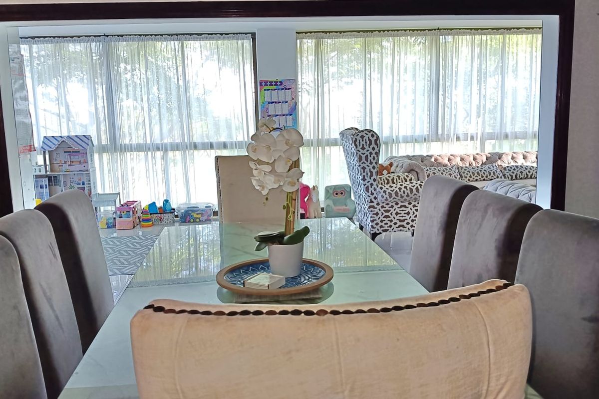 Luxurious family home in secure estate - Photo 4