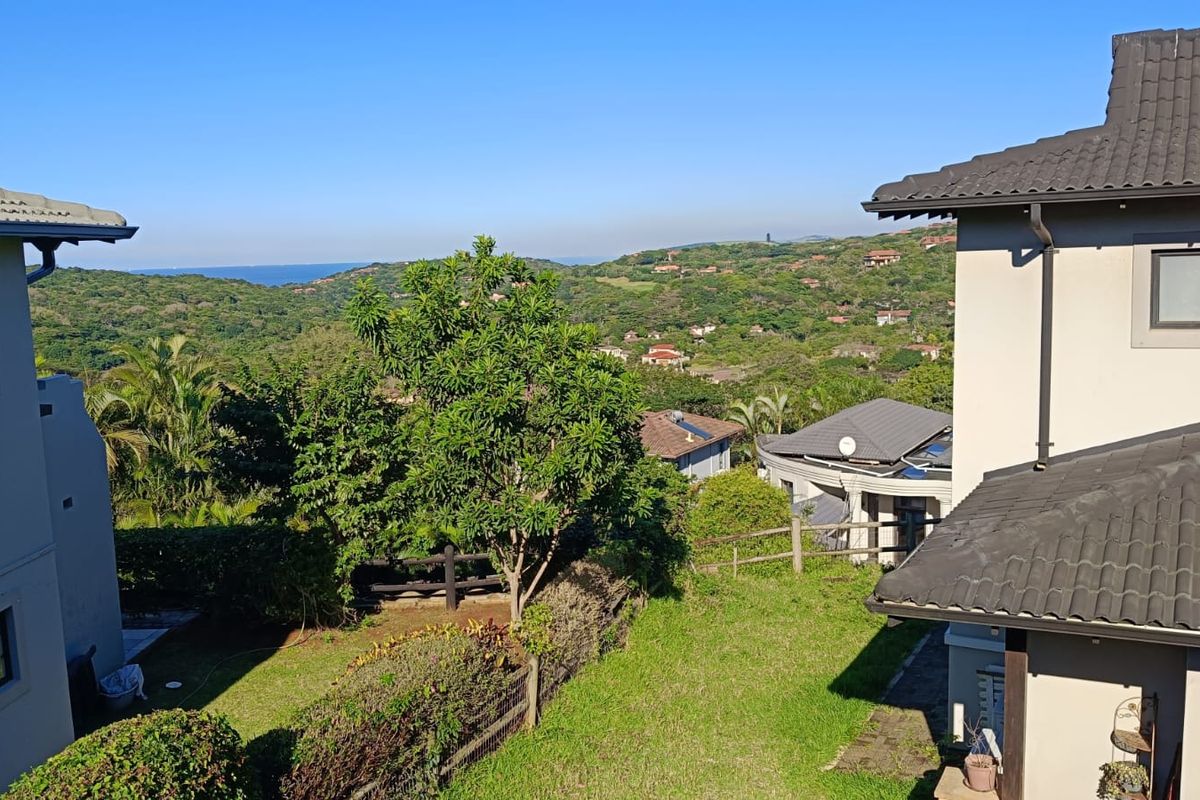 Luxurious family home in secure estate - Photo 2