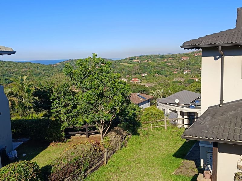 Luxurious family home in secure estate - Photo 2