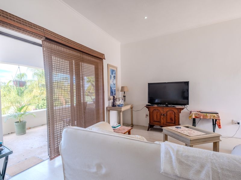 Spacious Family Home with Two Self Contained Cottages and Income Potential - Photo 5