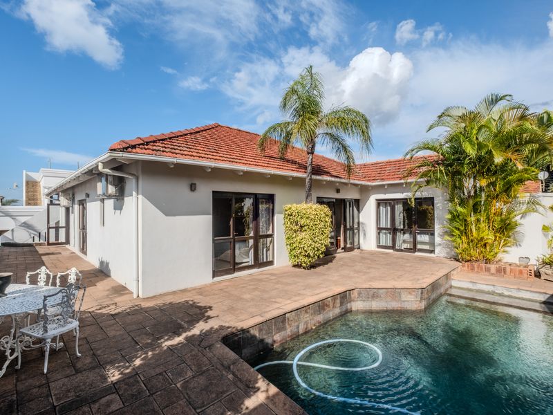 Spacious Family Home with Two Self Contained Cottages and Income Potential - Photo 3