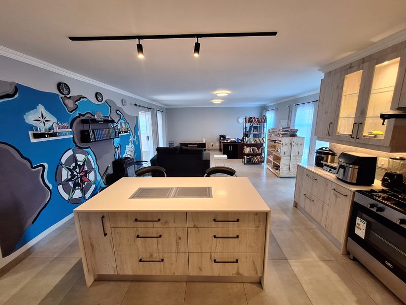 Elegantly Modern Home in Fountains Estate - Photo 9
