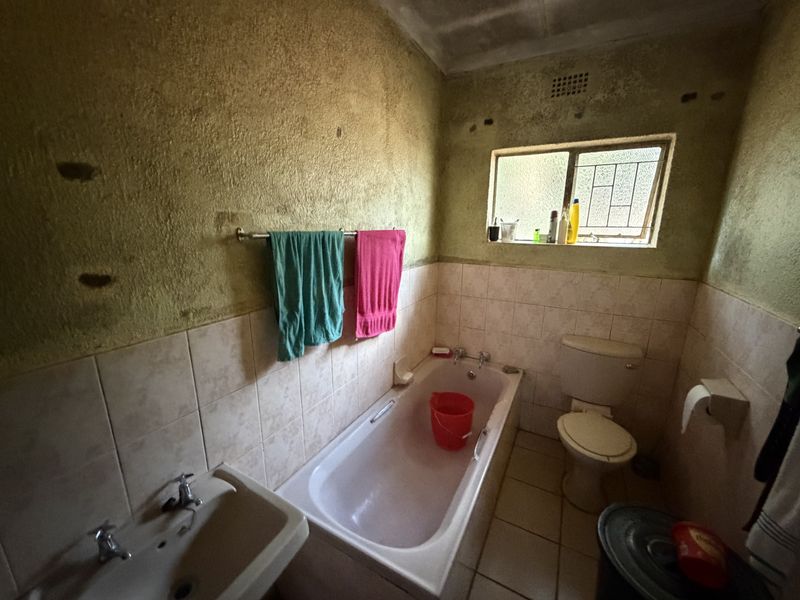 Charming 3-Bedroom Home in Elti Villas, Louis Trichardt - Photo 7
