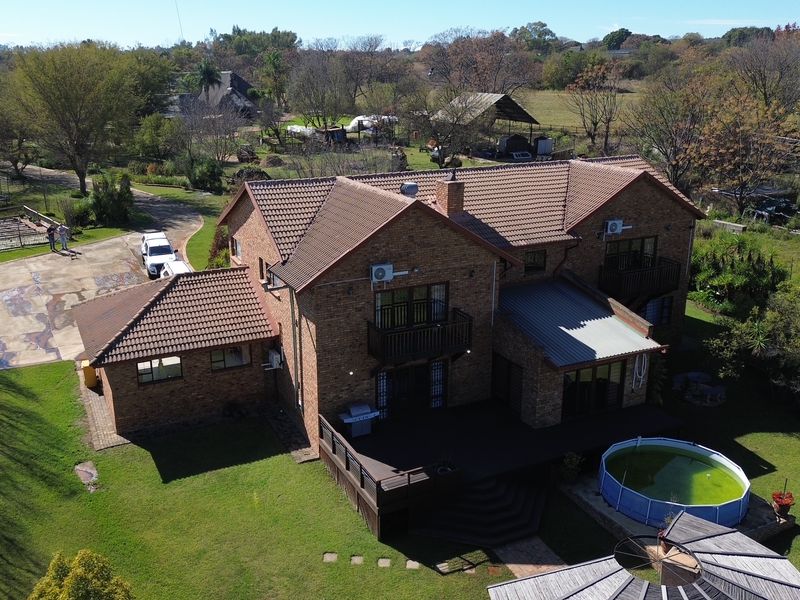 Exceptional 1-Hectare Smallholding with Spacious Family Home and Agricultural Facilities - Photo 3