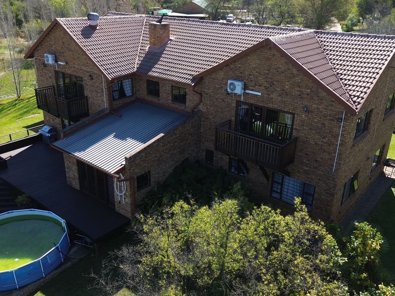 Exceptional 1-Hectare Smallholding with Spacious Family Home and Agricultural Facilities - Photo 5