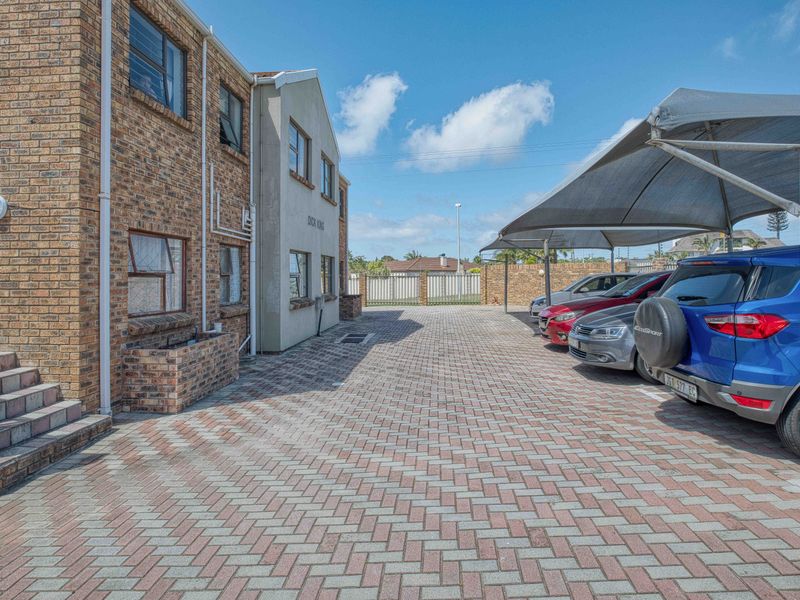 Neat and Spacious 3-Bedroom Apartment in a Quiet Family Area - Photo 1