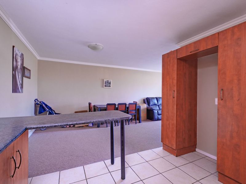 Neat and Spacious 3-Bedroom Apartment in a Quiet Family Area - Photo 6