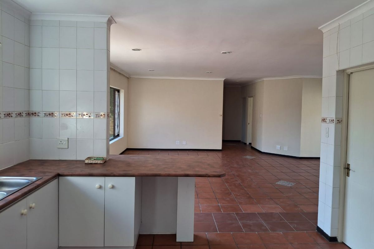 Townhouse Rental Monthly In Gqeberha - Photo 3