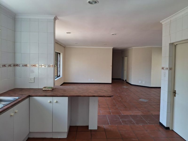 Townhouse Rental Monthly In Gqeberha - Photo 3