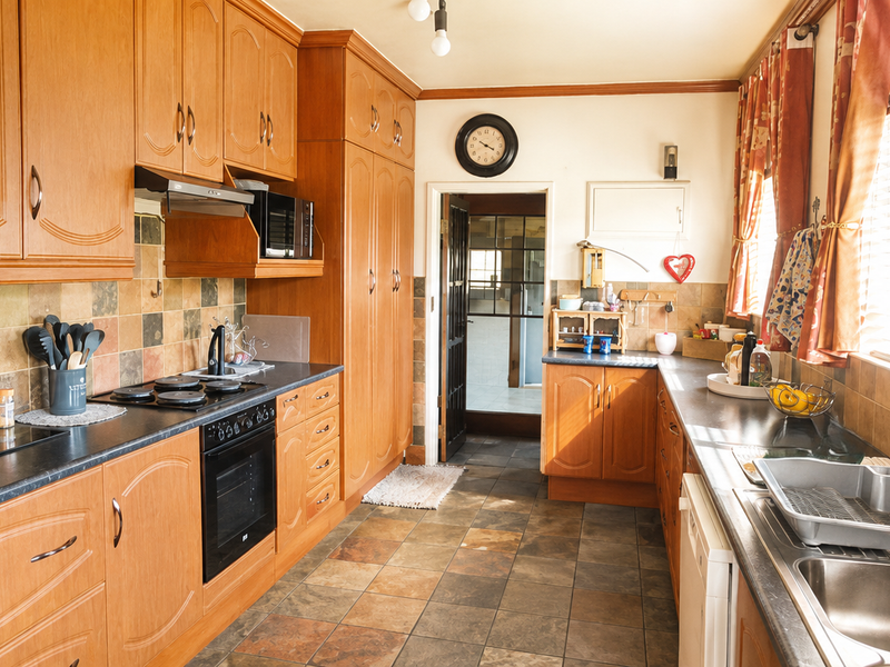 Beautiful Family Home - Photo 3