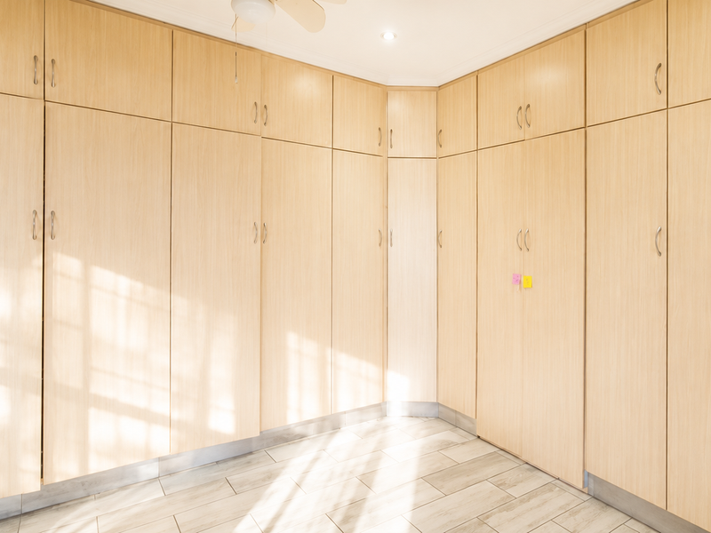 Beautiful Family Home - Photo 9
