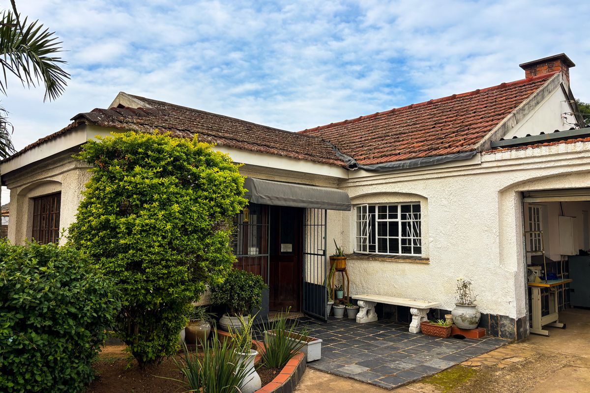 Neat Family Home with Flatlet, Workshop & Exceptional Versatility - Photo 3