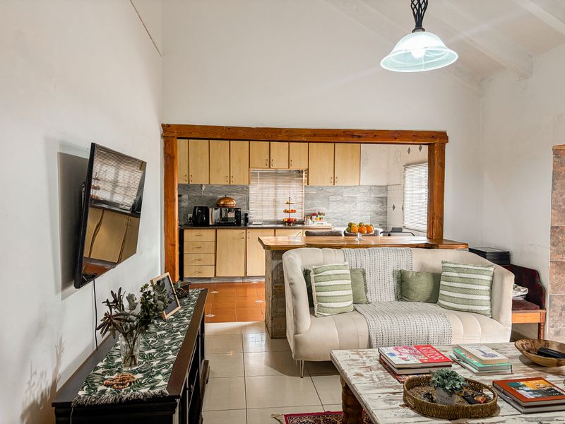 Neat Family Home with Flatlet, Workshop & Exceptional Versatility - Photo 7