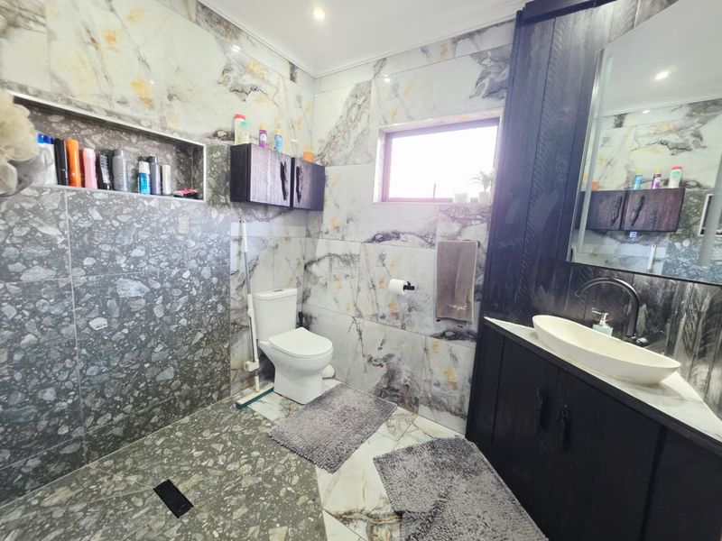 Modern 3-Bedroom Duplex – Move-In Ready! - Photo 9