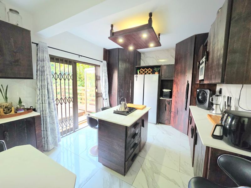 Modern 3-Bedroom Duplex – Move-In Ready! - Photo 2