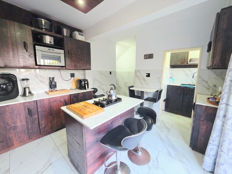 Modern 3-Bedroom Duplex – Move-In Ready! - Photo 1