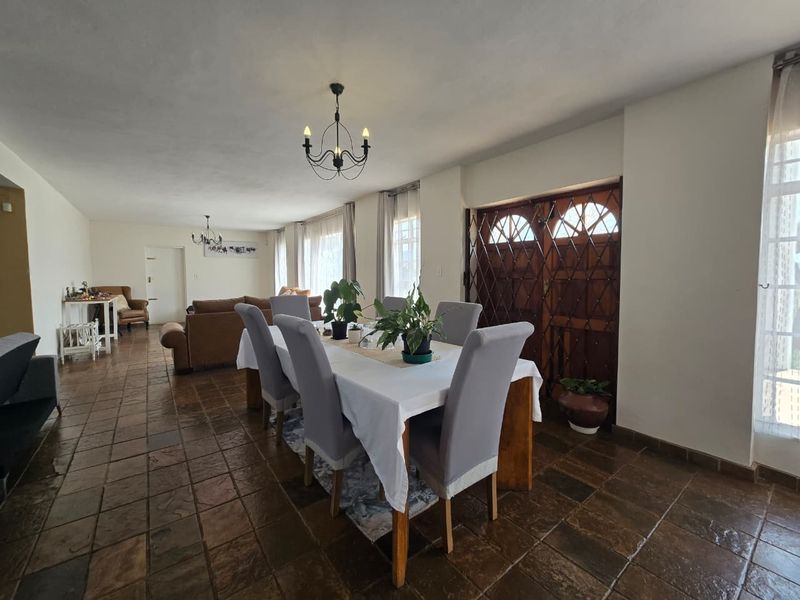 WOW - What a GEM !!! MODERN ESTATE LIVING WITH SPACE, PRIVACY & SELF-SUFFICIENCY!!! - Photo 9