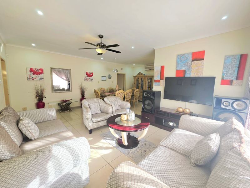 Spacious Family Home with Bachelor Flat, Pool & Excellent Security - Photo 6