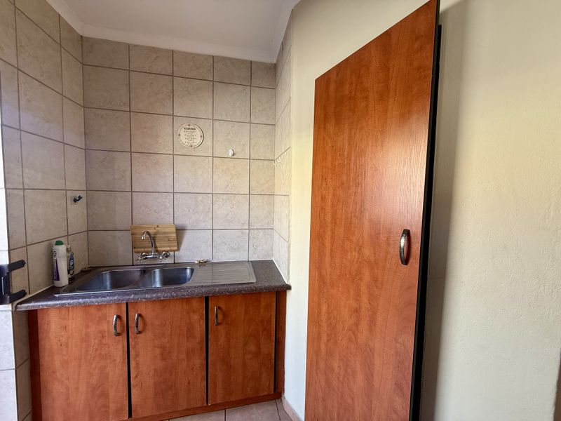Spacious 3 Bedroom Rental Home in the Heart of Montana - Photo 6