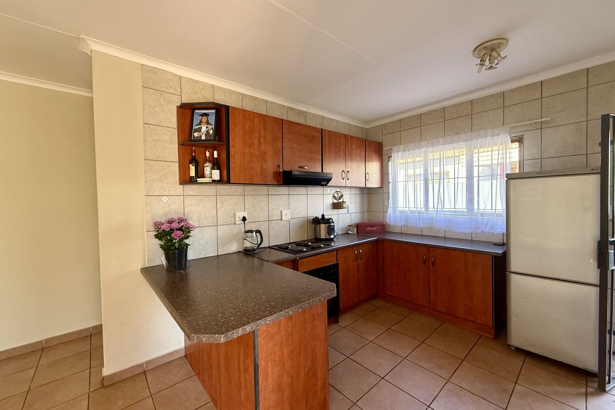 Spacious 3 Bedroom Rental Home in the Heart of Montana - Photo 4