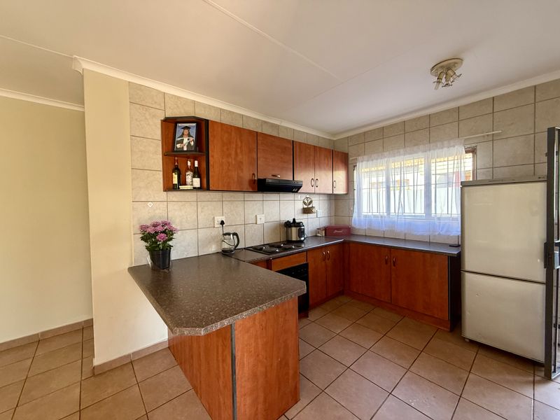 Spacious 3 Bedroom Rental Home in the Heart of Montana - Photo 4