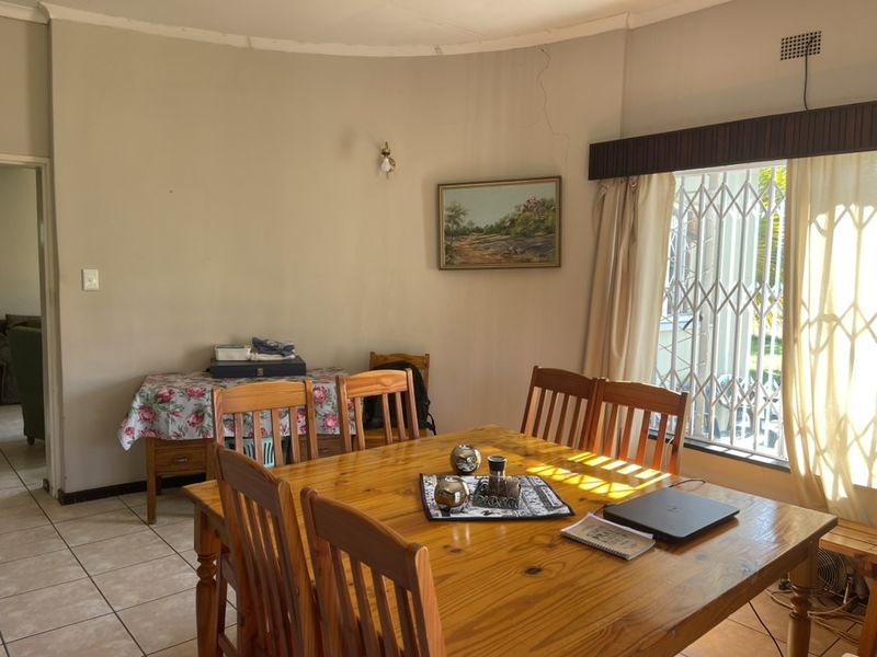 Corner Stand - Main House - Cottage - Granny Flat - Fruit Trees!!!! - Photo 7