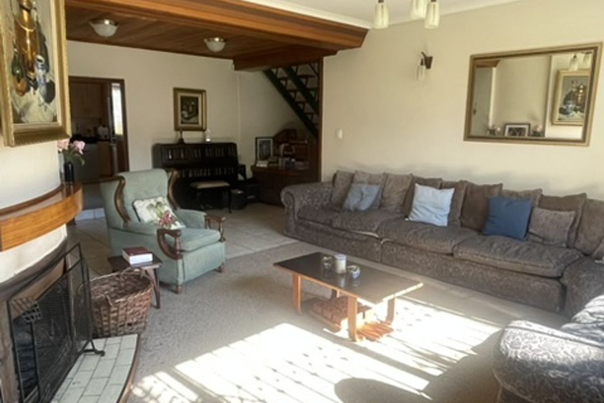 Corner Stand - Main House - Cottage - Granny Flat - Fruit Trees!!!! - Photo 5