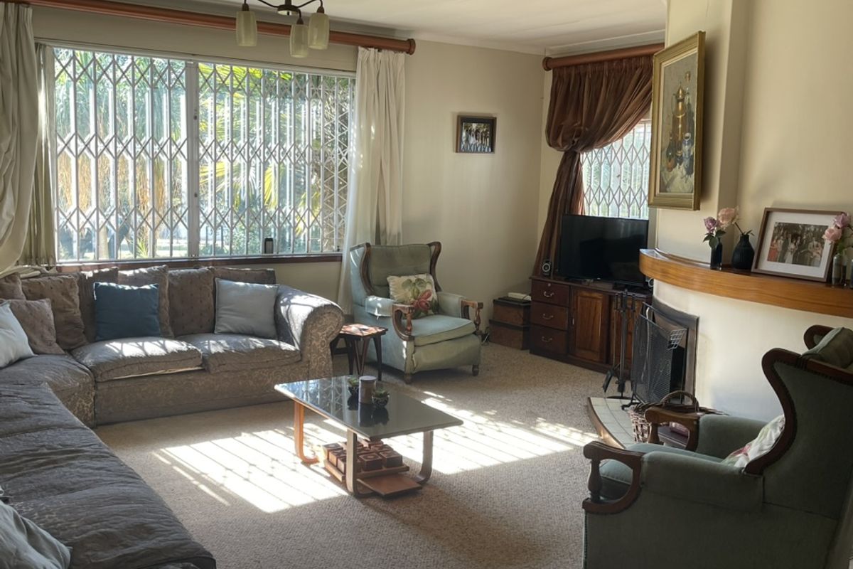 Corner Stand - Main House - Cottage - Granny Flat - Fruit Trees!!!! - Photo 4