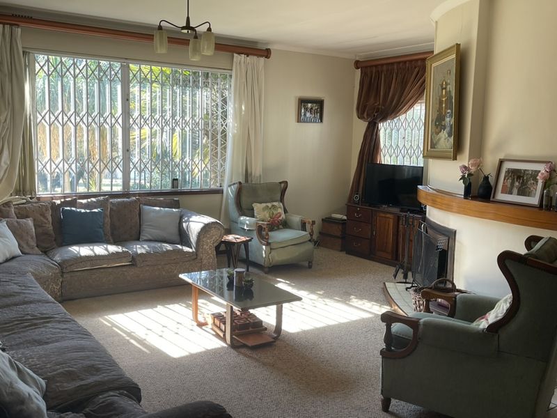 Corner Stand - Main House - Cottage - Granny Flat - Fruit Trees!!!! - Photo 4