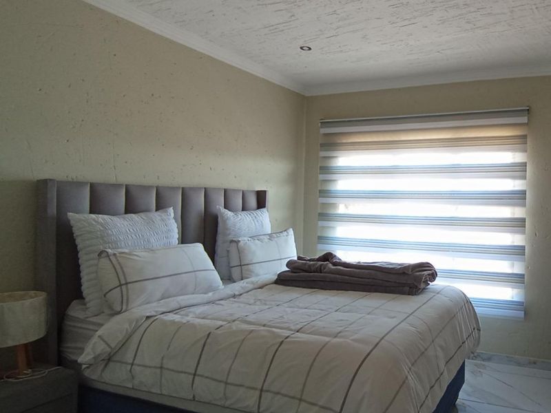 Luxurious, Loadshedding-Free Living in the Heart of Midrand! - Photo 10