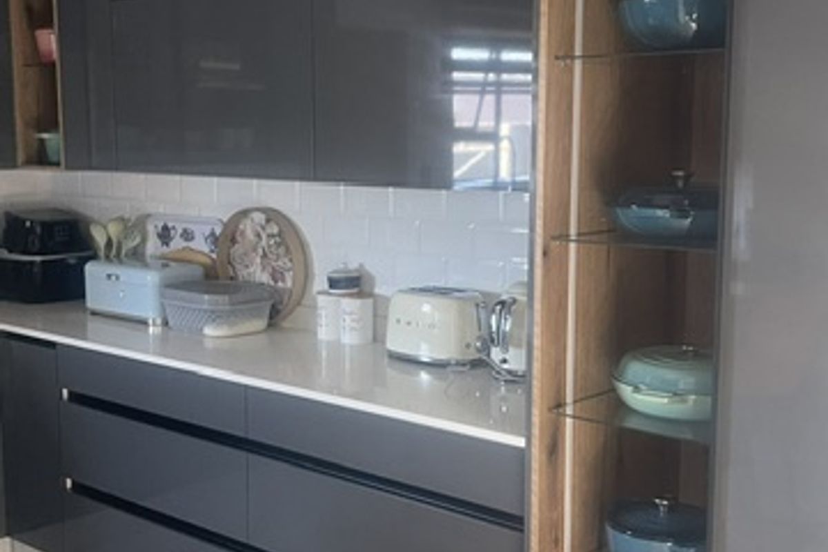 Luxurious, Loadshedding-Free Living in the Heart of Midrand! - Photo 5