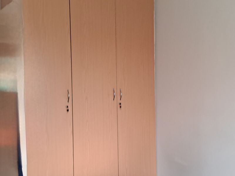 Quiet and Comfort living - Photo 5