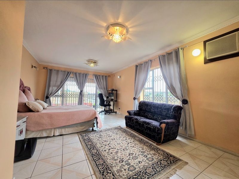 Spacious 4-Bedroom Family Residence Offering Comfort, Security & Sustainability!!!! - Photo 5