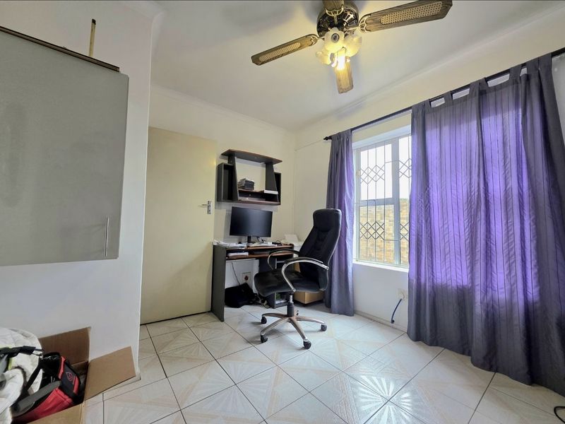 Spacious 4-Bedroom Family Residence Offering Comfort, Security & Sustainability!!!! - Photo 10