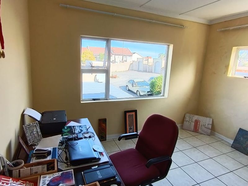 3 Bedroom Duplex in Amalinda - Photo 9