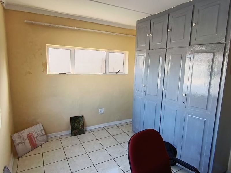 3 Bedroom Duplex in Amalinda - Photo 8