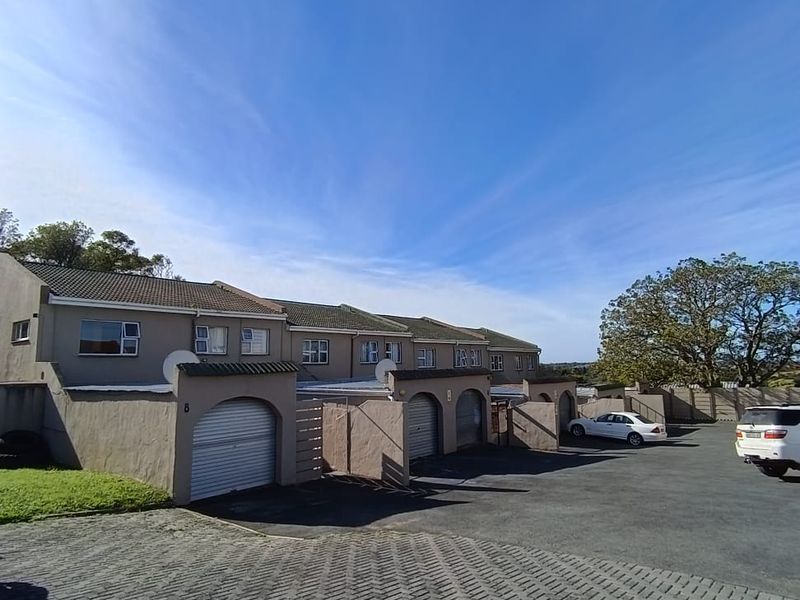 3 Bedroom Duplex in Amalinda - Photo 3