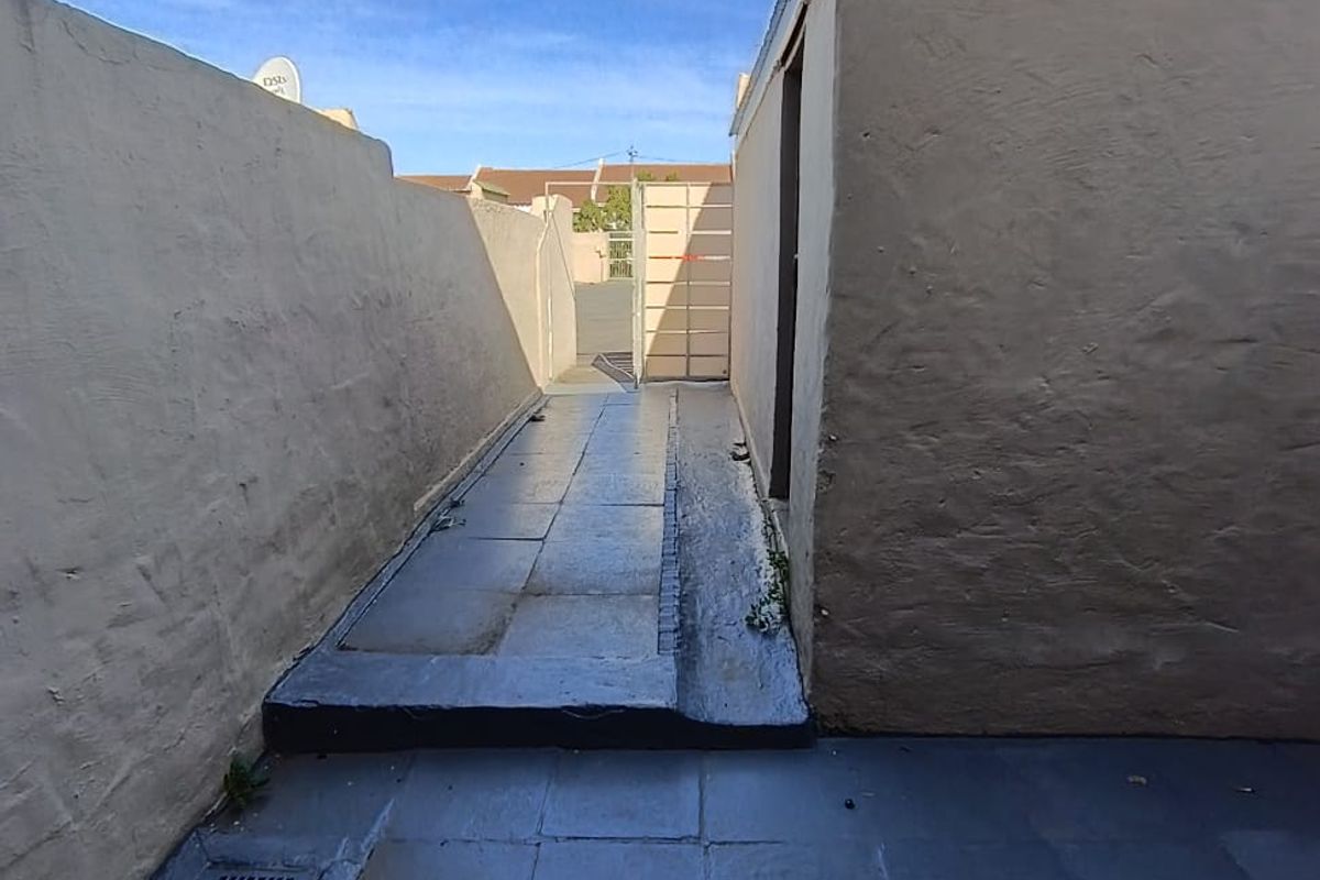 3 Bedroom Duplex in Amalinda - Photo 4