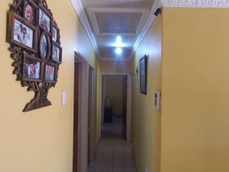 3 Bedroom House in Have Hills, East London - Photo 5