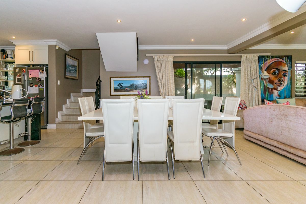 Golfing Estate 4 bedroom Family Home in Ballito - Photo 5