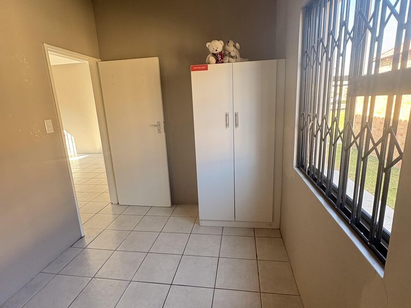 House to Rent in The Hills Estate - Photo 8