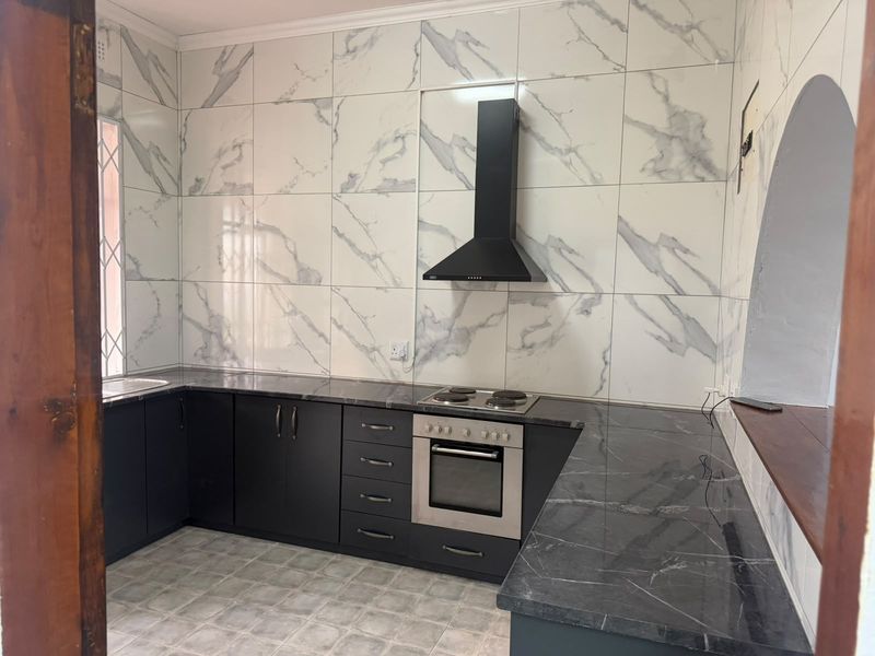 2 Beds 2 Baths  Essenwood - Photo 3