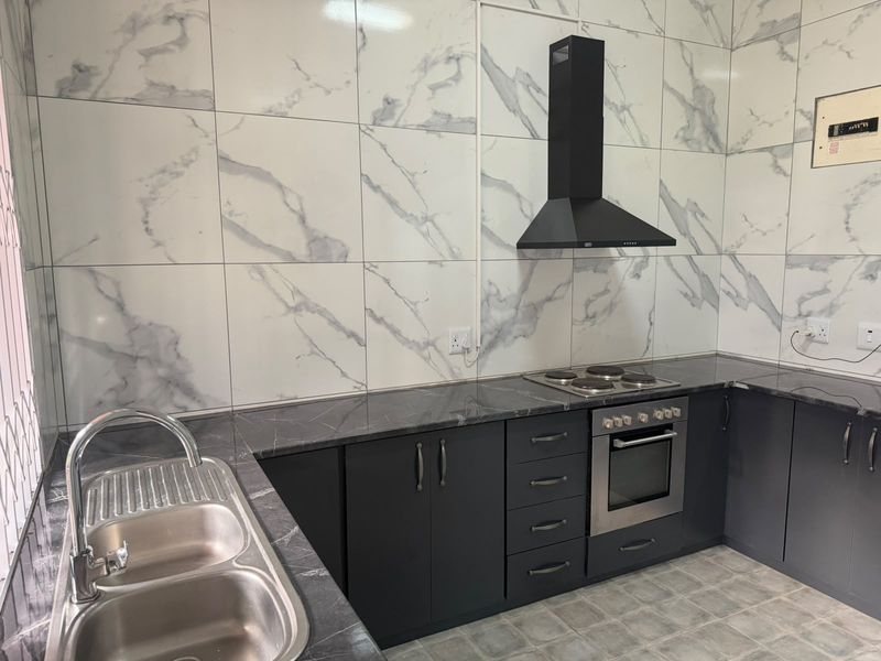 2 Beds 2 Baths  Essenwood - Photo 4