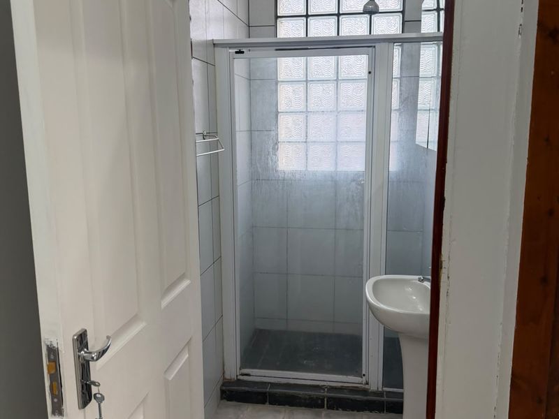 2 Beds 2 Baths  Essenwood - Photo 7