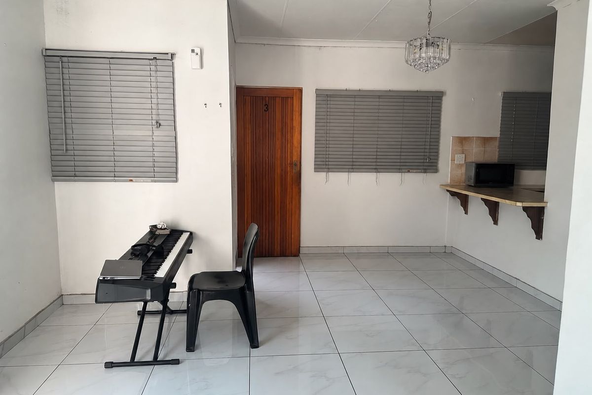 A Great Opportunity in a Well-Situated Complex! - Photo 5