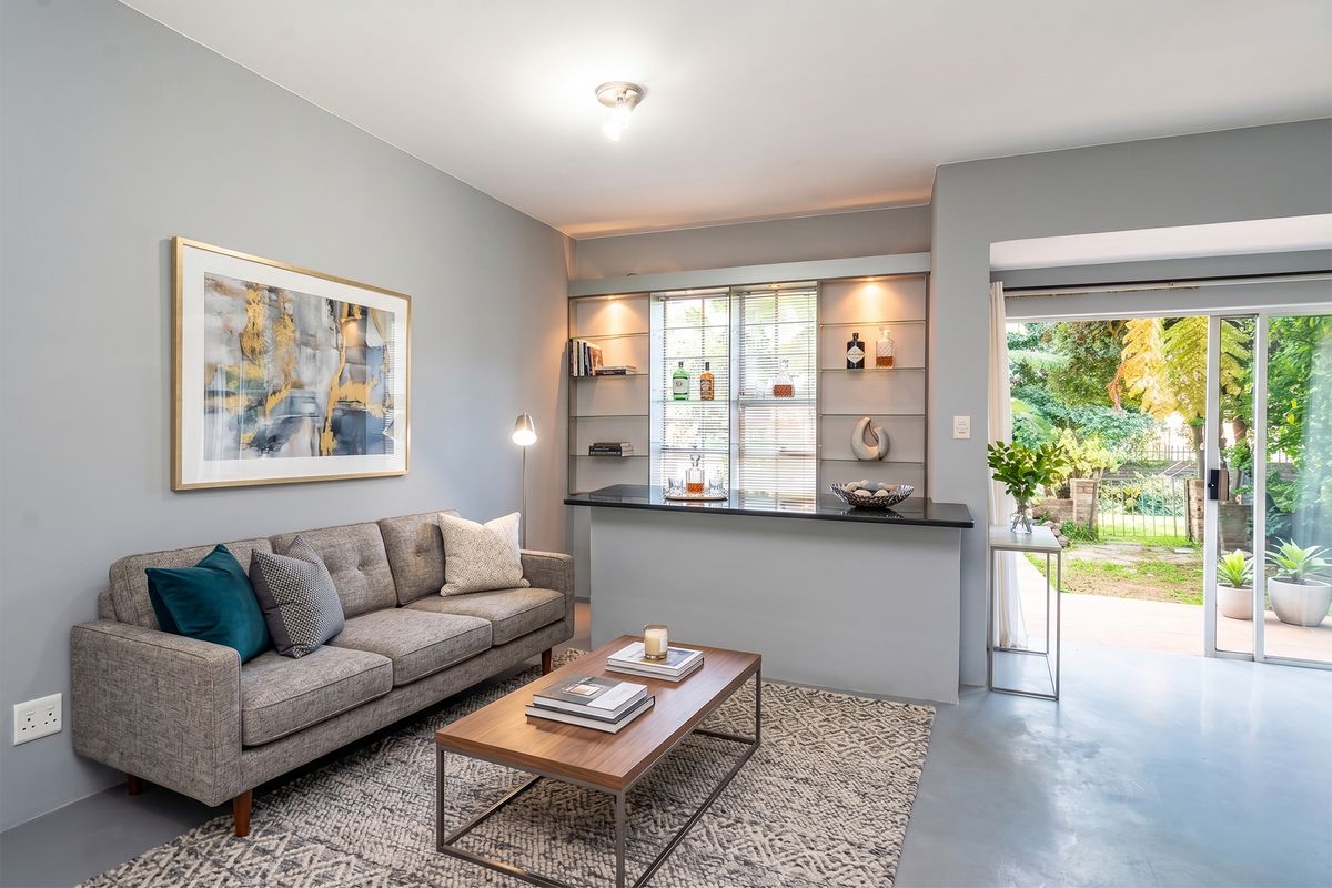 Spacious 3-Bedroom Duplex with Private Garden in Robindale - Photo 3