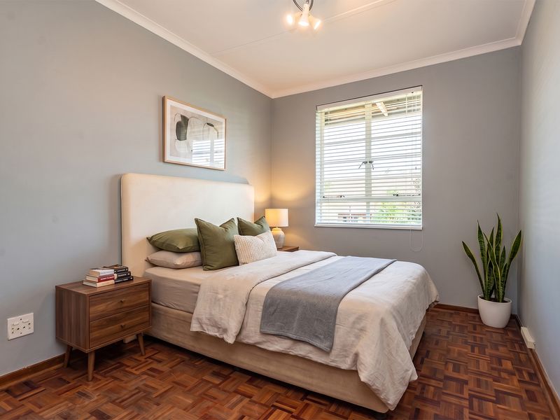 Spacious 3-Bedroom Duplex with Private Garden in Robindale - Photo 10