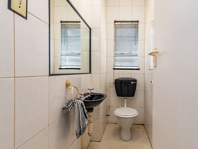Spacious 3-Bedroom Duplex with Private Garden in Robindale - Photo 7