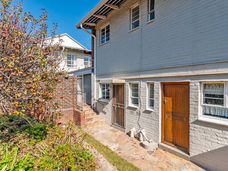 Spacious 3-Bedroom Duplex with Private Garden in Robindale - Photo 5