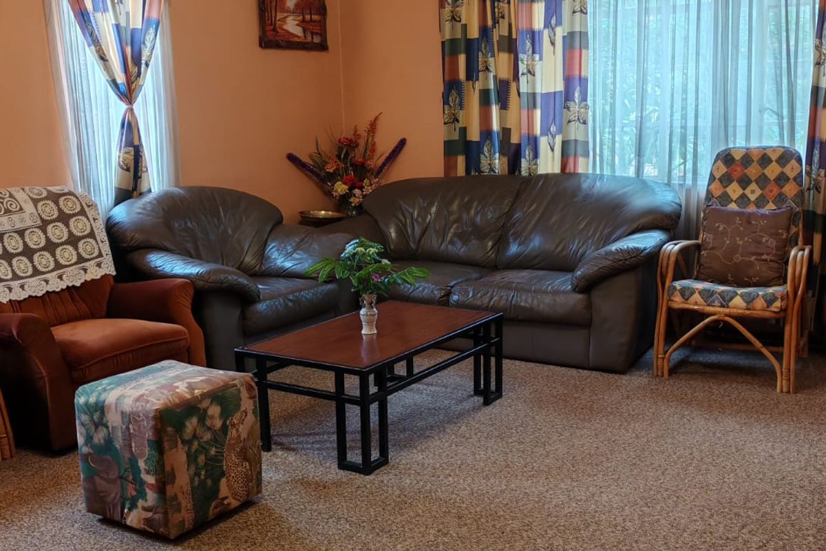 3 Bedroom home plus flat possibility - Photo 5